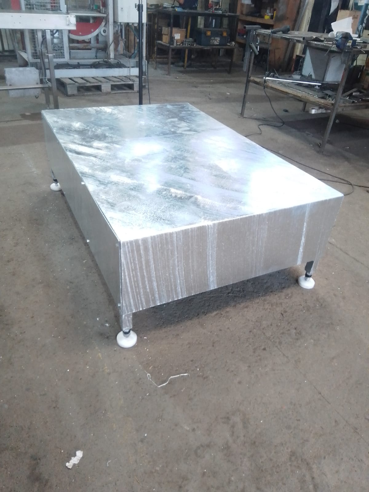 Mesa industrial metálica