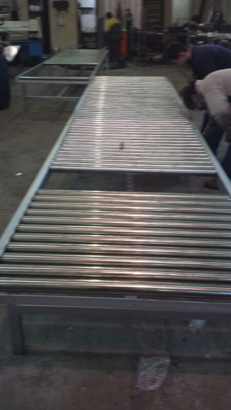 Fabricación de transportador de rodillos en taller